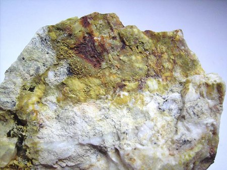 _Pseudomorphose Plumbogummit n. Pyromorphit xx_Quarz_analysiert_HS_Heckental_Walporzheim_Ahrgeb._Eifel_Peter.jpg