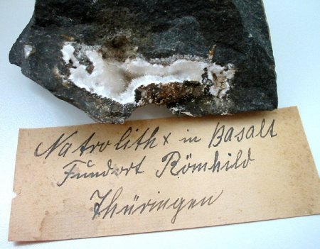 Natrolith (Römhild).jpg