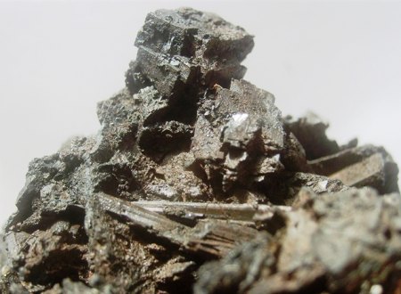 Hausmannit nach Bixbyit, Fund 2010.jpg