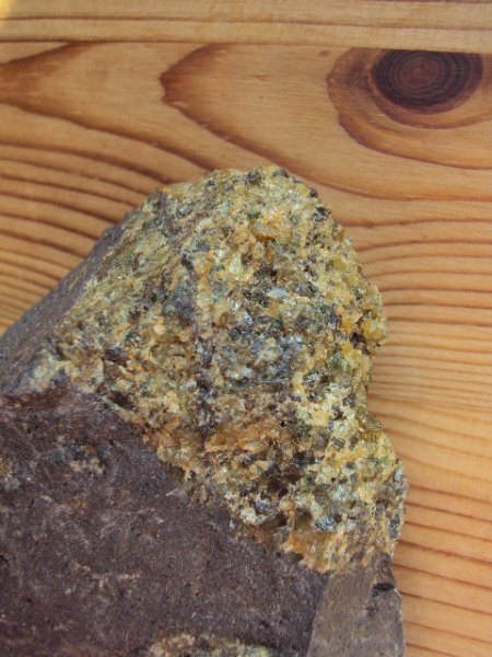 Basalt mit Knubbel 009.JPG