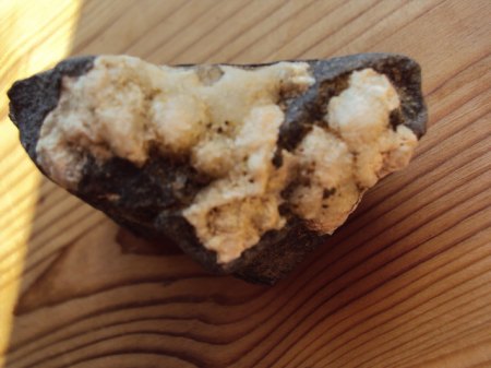 Basalt mit Knubbel 011.JPG