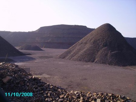 Kupferschiefer Mansfeld, abgetragene Schlackehalde der Bebel-Hütte.jpg