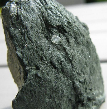 Albit auf Aktinolith_klein.jpg