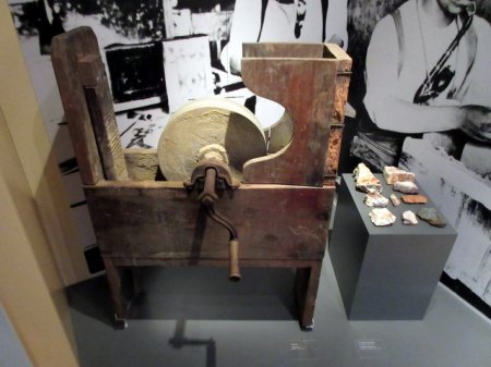 Schleifrad (19.Jhr.) zur Sprudelsteinbearbeitung Sammlung Egerlandmuseum Marktredwitz.JPG