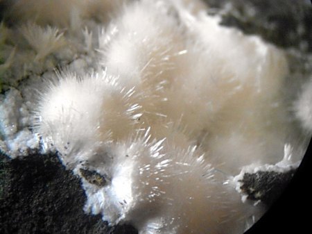 Natrolith (2) Arensberg,Eifel.JPG