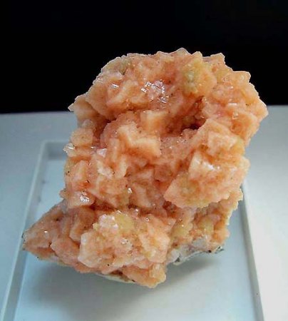 Zeolith_Gmelinit-Ca_Sarbai Mine_Kasachstan_Peter.jpg