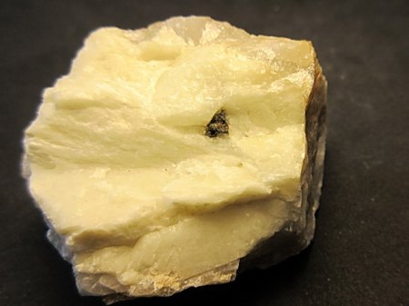 Kassiterit in Amblygonit Vernerov bei Asch-CZ.JPG
