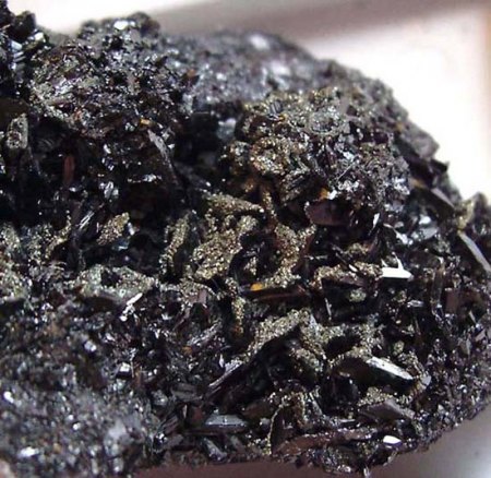 Ferberit_Pyrit_Bolivien_1_Peter.jpg