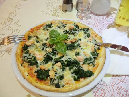 _Bad Ems_Mineralienbörse_April 2015_Peter_Pizza Gustoso Mahlzeit.JPG