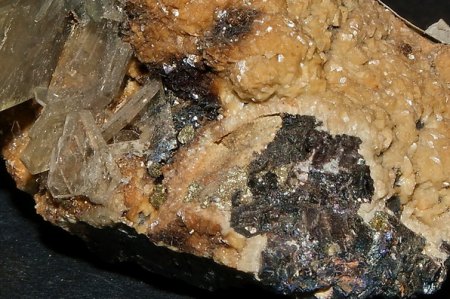Nr.11-4  Baryt, Pyrit  Turt, Rumenien (10).jpg