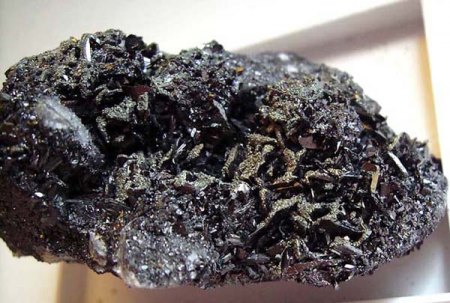 Ferberit_Pyrit_Bolivien_Peter.jpg