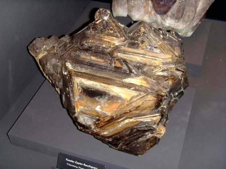 _terra mineralia_Fenster-Zepter-Rauchquarz_Namibia_Peter_16.10.10.JPG