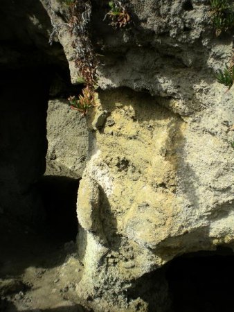 Grotta dell´Allume, Faraglione Ranni Vulcano.jpg