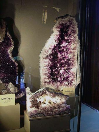 Quarz_Idar_Edelsteinmuseum_Amethyste_12.7.06.jpg
