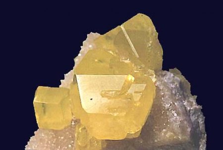 Kristallform_rhomboedrisch_Schwefel_Peter.jpg
