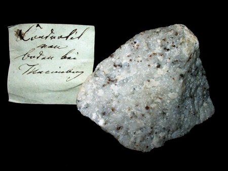 Chondrodit (Boden).jpg