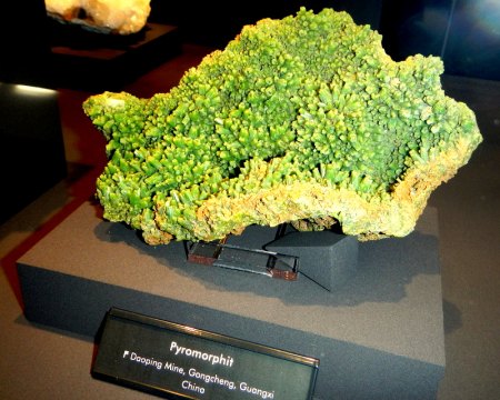 Pyromorphit            F Daoping Mine, Gangcheng Guangxi-China.JPG