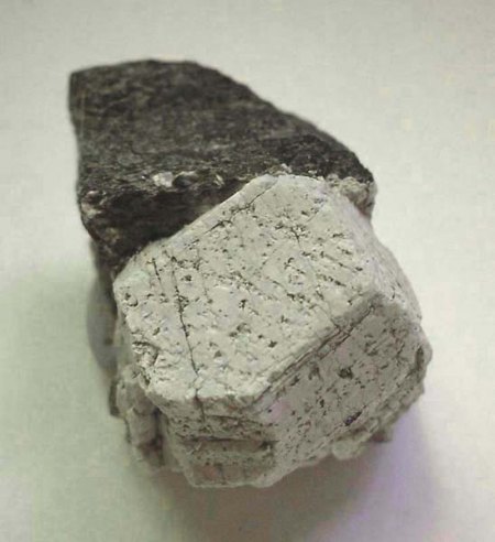 Hydroxylapatit_Ogsögkollen_Buskerud_Norwegen_1a_Peter.jpg
