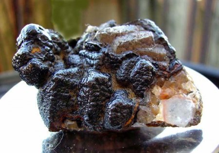 Psilomelan Schwarzer Glaskopf_Calcit_Dolomit xx_Exkurs_Kalkbruch d. Fa. Buderus_Simberg_Hermannstein_Wetzlar_Hessen_Eigenfund 0908.jpg