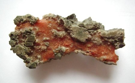 _Gips rot in vermutl. Tongestein graugrün_Vorderseite_Höllgraben_Werfen_Tennengebirge_Österreich_Peter.jpg