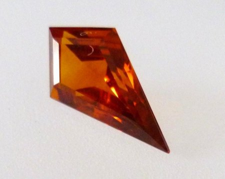 Saphir padparadjafarben Kite Cut fac. 15x8 mm 3,32 ct.JPG