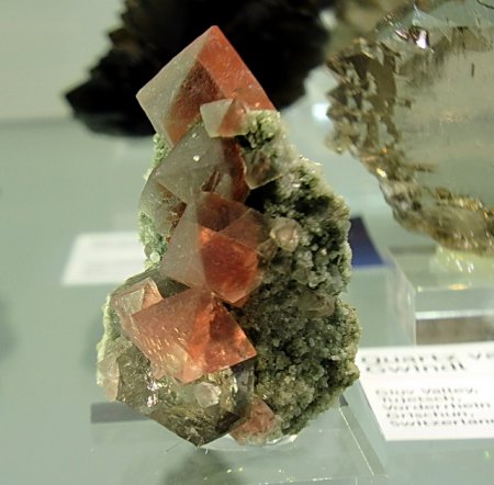 rosa Fluorit Schweiz.JPG