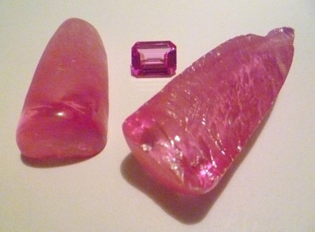 syn. Korund Rubin rosa.JPG