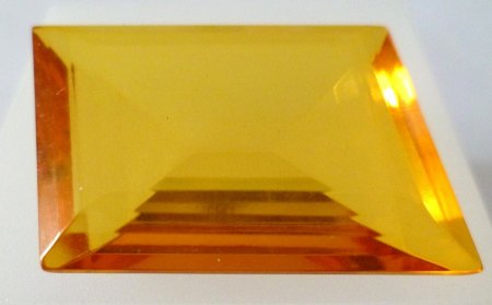 Bernstein gelbFantasiebaguette fac. 28x21 mm.JPG