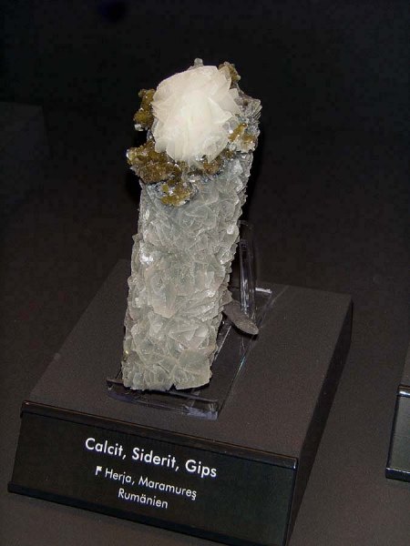 _terra mineralia_Calcit Siderit Gips_Herja_Maramures_Rumänien_Peter_16.10.10.JPG