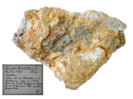 Russellit (Johanngeorgenstadt).jpg