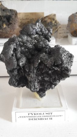 Pyrolusit Wernsberg.jpg