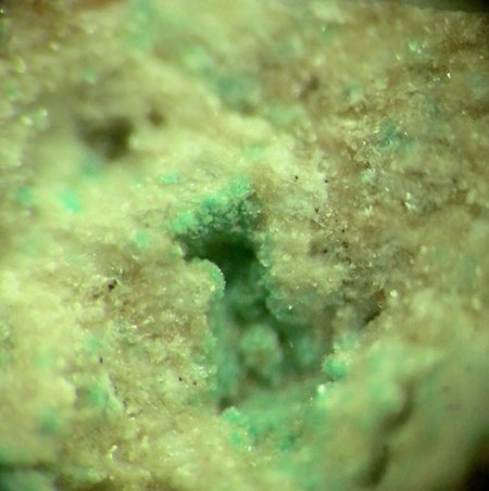 _Tapiait xx weiß_Joteit xx hellgrün_BB 3 mm_Jote Mine_Tierra Amarilla_Copiapo Prov._Atacama Reg._Chile_TL_Peter_1.jpg
