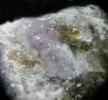 _Coquimbit lila_Magnesiovoltait u.a._BB 5 mm_Alcaparrosa Mine_Calama_El Loa Prov._Antofagasta Reg._Chile_TL_Peter.jpg