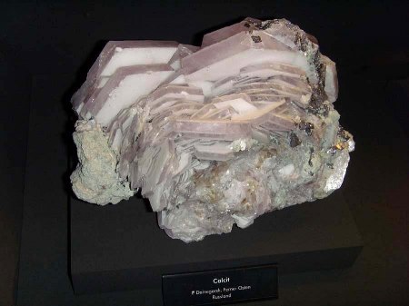 _terra mineralia_Speckschwarten-Calcit_Dalnegorsk_Ferner Osten_Russland_Peter_16.10.10.JPG