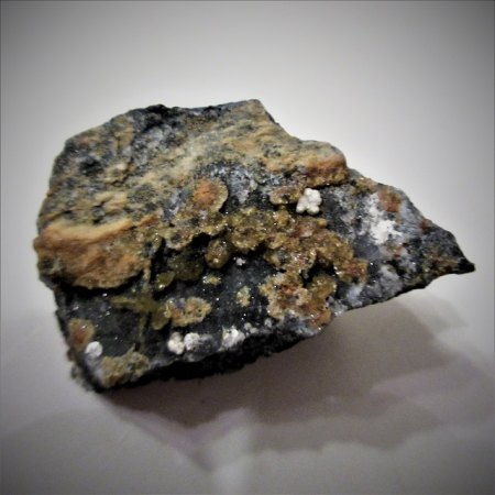 Dawsonit,Magnesit Slany-CZ.JPG