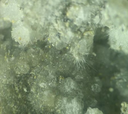 Tamarugit - Alaungrotte, Vulcano, Messina, Italien.jpg