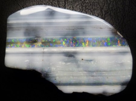 Honduras Opal Veta-Opal 217ct ca 60x38x11mm.JPG