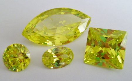 Cubic Zirconia applegreen.JPG