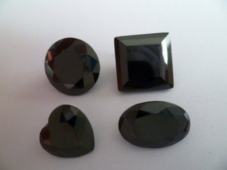 Cubic Zirconia schwarz.JPG
