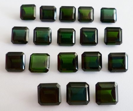 Turmalin grün Elbait Verdelith Octagon Step Cut 12x12mm Durchschnittsgewicht ca. 8,80ct.JPG