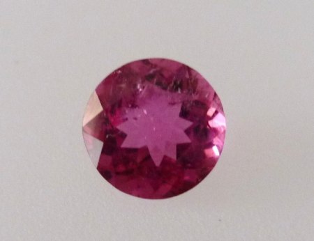 Turmalin rosa Rubellit rd. fac. 6,80 mm Sternschliff.JPG