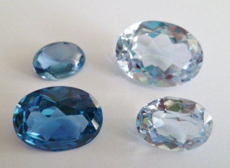 synthetisch Spinell aquamarinfarben.JPG