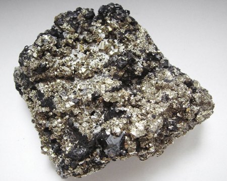 _Sphalerit_Pyrit_u.a._HS 9x7,5x3,5 cm_Maramures_Rumänien_Peter_Rückseite_1a.jpg