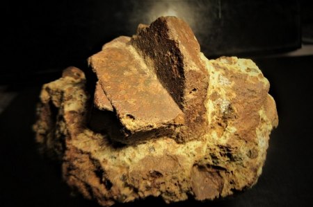 Feldspat-Pseudomorphose Saubachriss,Muldenberg (2).JPG