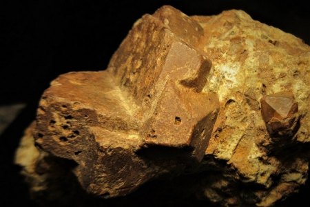 Feldspat-Pseudomorphose Saubachriss,Muldenberg (3).JPG