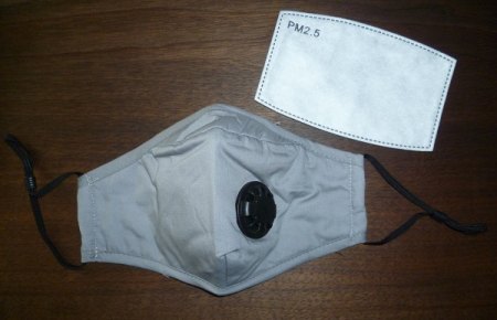 Gesichtsmaske FFP2 waschbar mit Atemventil und entnehmbarem Aktivkohlefilter.JPG