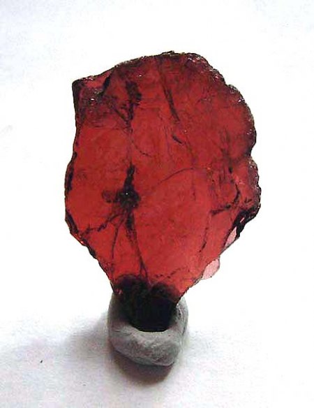 _Pyrop X_Edelsteinqualität_Nandagala_Ruangwa_Massai Steppe_Lindi Reg._Tansania_Peter_1c.jpg