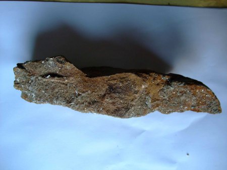 SteinmitkleinenKristallen.jpg