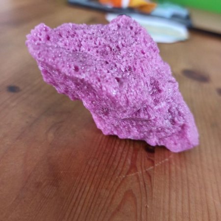 Hilfe zu einem Objekt / Mineral / Stein... in lila/pink