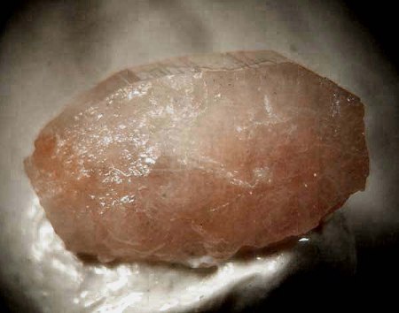 Apatit rosa_Auguststollen_Werlau-Wellmich_St. Goarshausen_Pfalz_1b_Peter.jpg